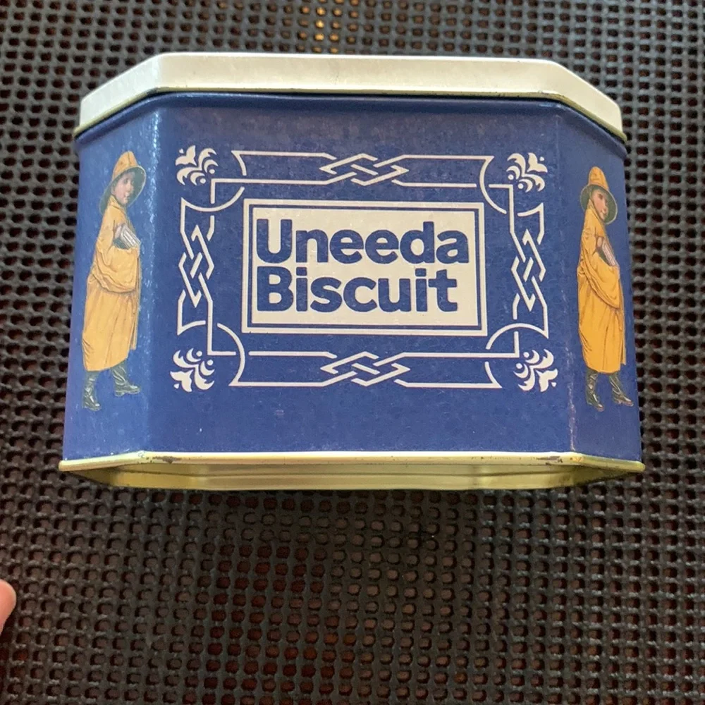 VINTAGE KITCHEN NATIONAL BISCUIT COMPANY UNEEDA 5” BISCUIT TIN - Picture 3 of 6